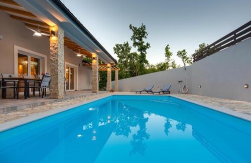 Vrh Villa | VILLA SANDRINA