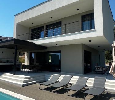 Drenje Villa | Villa Serenis