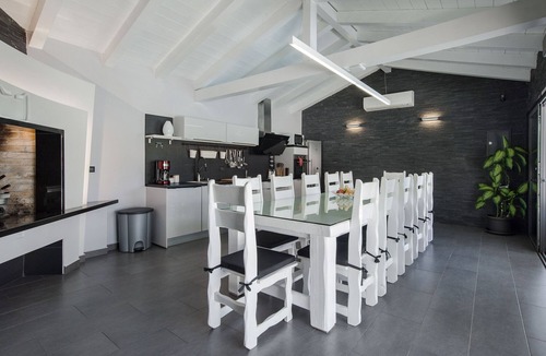 Koromacno Villa | Villa Shanti—Entire Property for Families & Friends (4 apartments)