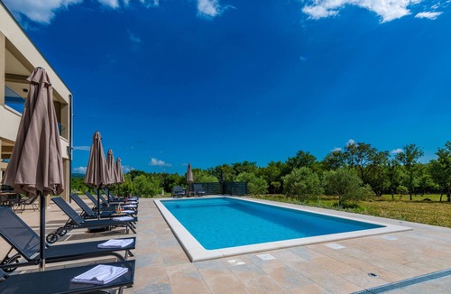 Brgod Villa | Villa Silente - Luxuriöse und Moderne Villa nur Wenige Minuten vom Meer Entfernt