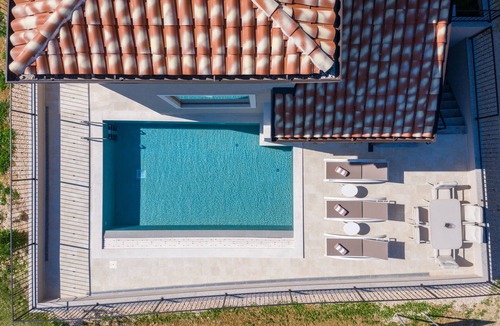 Baredine Villa | Villa Skarline for 6 people near Umag with salt-water private pool & sea view