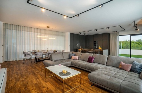 Jadranovo Villa | Villa Staza valova - luxury villa near the beach, offers heated pool and amazing sea view