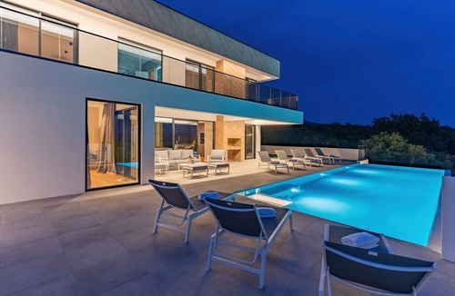 Jadranovo Villa | Villa Staza valova - luxury villa near the beach, offers heated pool and amazing sea view