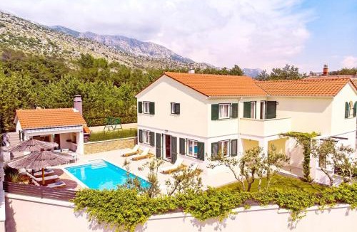 Omis Villa | VILLA STOZAK, private heated pool, cinema room and sauna, 7 km from beach