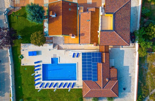 Banjole Villa | Villa Suzanne with a private pool and jacuzzi