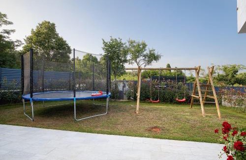 Medulin Villa | Villa Tiki in Medulin for 16 person with heated pool & sauna only 1 km from the beach
