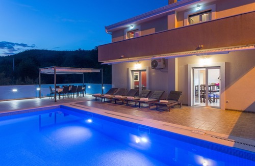 Trnbusi Villa | Villa Tomic - Four-Bedroom Villa with Private Pool