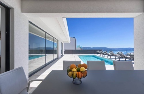 Ripenda Kosi Villa | VILLA ULTIMA - luxury villa with a sea view