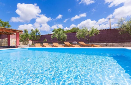 Presika Villa | Villa Vale 5 bedroom house with swimming pool