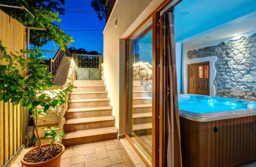 Bribir Villa | Villa Valentina - Luxurious holiday for 9 people with xxl pool and whirpool
