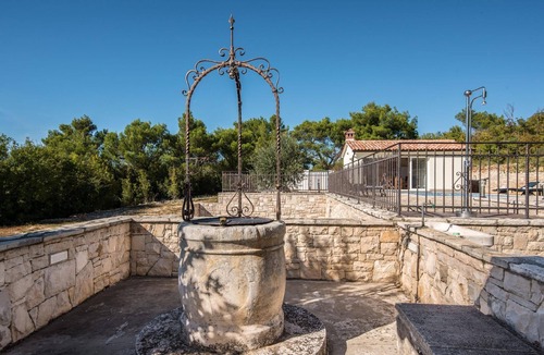 Rasa House | Villa 'Villa Mare' with private pool