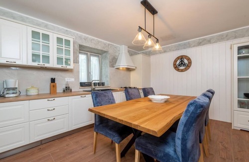 Vinez House | Villa Violette - Classic Istrian House, 8 Personen Close to City Centre