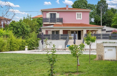 Vinez House | Villa Violette - Classic Istrian House, 8 Personen Close to City Centre