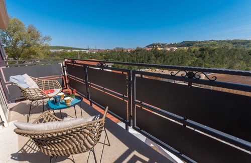 Vinez House | Villa Violette - Classic Istrian House, 8 Personen Close to City Centre