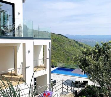 Veprinac Villa | Villa White Pearl Opatija Luxury Stay with Pool and Sea View