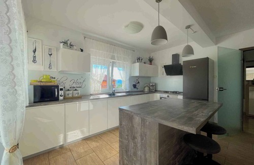Grizane Villa | Villa with air conditioning and outdoor pool