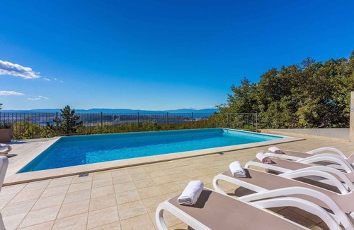 Smrika Villa | Villa with outdoor pool and panoramic views
