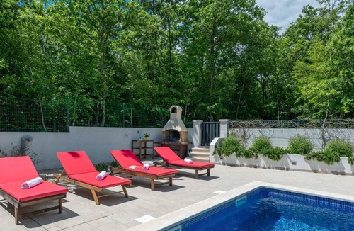 Belavici Villa | Villa with pool in a quiet place near the forest in south Istria