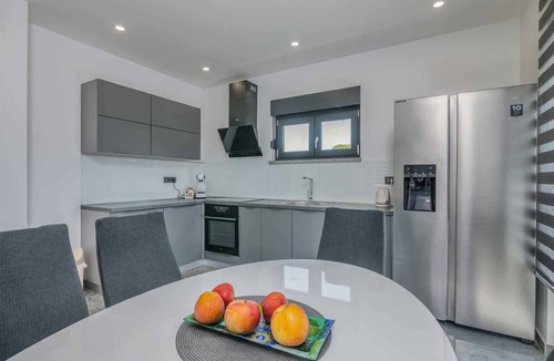 Garica Villa | Villa with pool in a quiet location