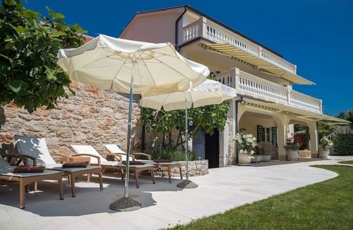 Bribir Villa | VinodolSun Villa Mediterran; luxury for 14 pers. Pool, sauna, tennis, outdoor kitchen