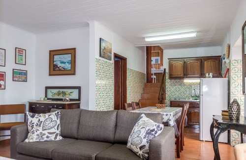Praia da Vitoria Cottage | Vivenda Gomes (AL) - Traditional and comfortable house by the sea