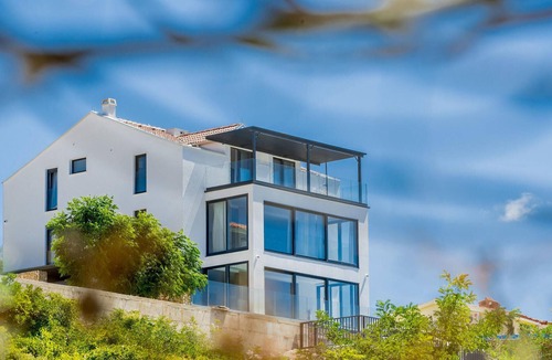 Vidalici Apartment | Welcome to this modern and luxurious vacation apartment on the island of Pag.