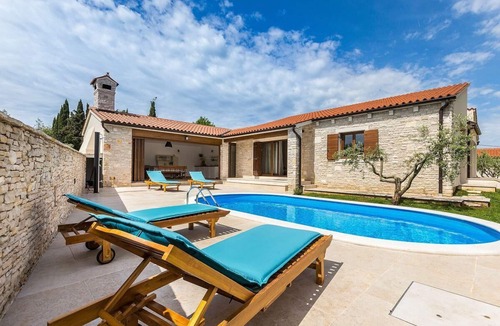 Kavran House | Whole House in Kavran with Private Pool