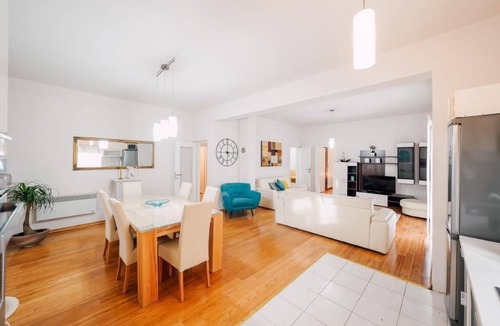 Ljubac Apartment | Wohnung mit Whirlpool by Interhome