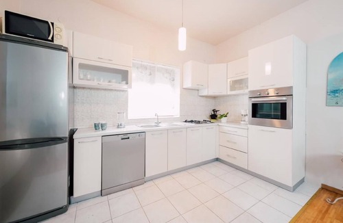 Ljubac Apartment | Wohnung mit Whirlpool by Interhome