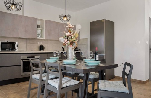 Viskovici House | Wonderful private villa for 6 guests with private pool, A/C, WIFI, TV and terrace