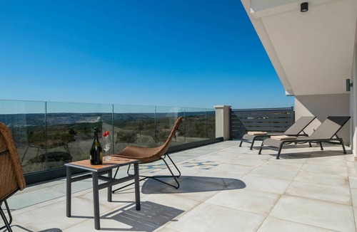 Viskovici Villa | Wonderful private villa with hot tub, WIFI, private pool, A/C, TV, terrace and panoramic view