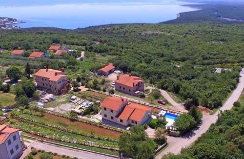 Brovinje House | Wonderful private villa for 10 people with A/C, WIFI, private pool, TV, terrace and pets allowed