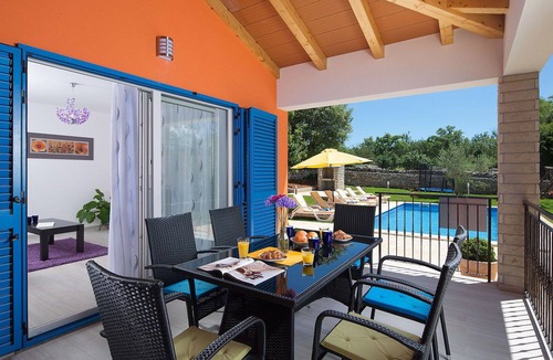 Trget House | Wonderful private villa for 8 people with private pool, A/C, WIFI, TV, terrace and pets allowed