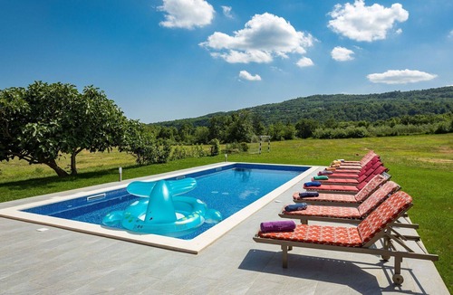 Pican House | Wonderful private villa for 13 guests with private pool, WIFI, TV and terrace