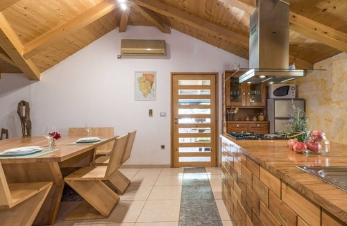 Rebici House | Wonderful private villa for 6 guests with A/C, WIFI, TV, terrace and pets allowed