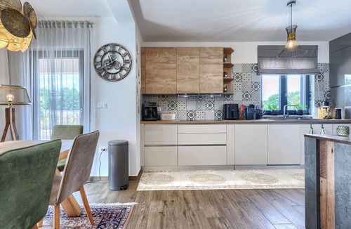 Topid House | Wonderful private villa for 8 guests with WIFI, private pool, A/C, TV and terrace