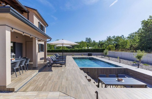 Topid House | Wonderful private villa for 8 guests with WIFI, private pool, A/C, TV and terrace