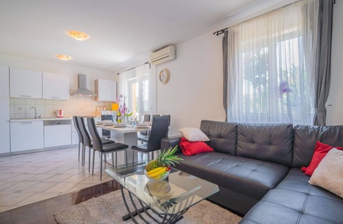Drivenik House | Wonderful private villa for 8 guests with A/C, private pool, WIFI, TV, terrace and pets allowed