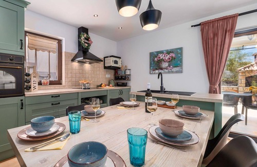 Sveti Ivan Dobrinjski House | Wonderful private villa for 6 guests with private pool, WIFI, A/C, TV, terrace and pets allowed