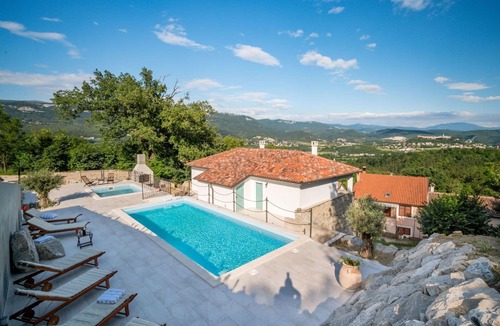 Buzet House | Wonderful villa for 6 guests with WIFI, private pool, A/C, TV and terrace
