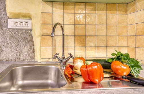 Grabri House | Wonderful villa for 7 people with private pool, WIFI, hot tub, A/C, TV and pets allowed