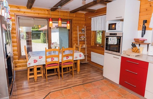 Donja Stubica House | Wooden house in Zagorje with jacuzzi, pool, barbecue, and kids’ playground