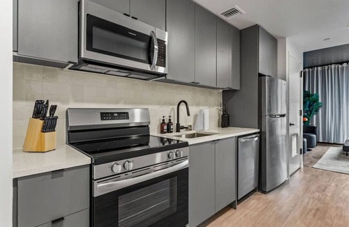 Historic Ybor Apartment | Ybor Studio Delight | Free Parking | Close to DT!