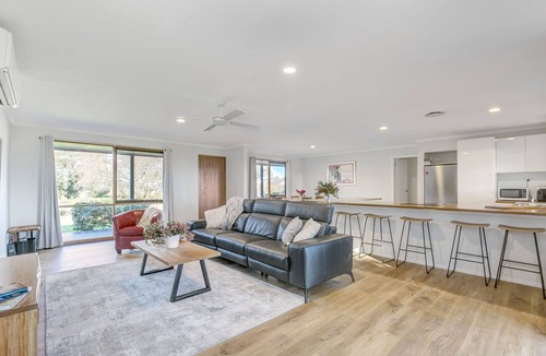 Coldstream House | YERING PARK COTTAGE - 3 bedroom home in the heart of the Yarra Valley