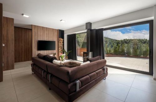 Mrkopalj Ski Chalet | Zerm Holiday House with pool, jacuzzi & sauna - Gorski kotar