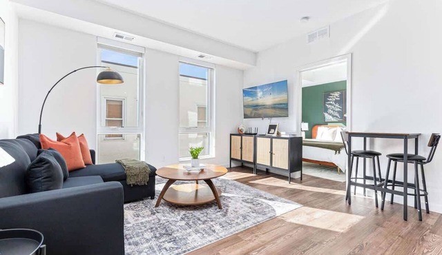 1 Bed Apt + Rooftop | Lake of Isles