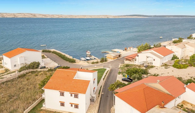 1 bedroom gorgeous apartment in Kustici