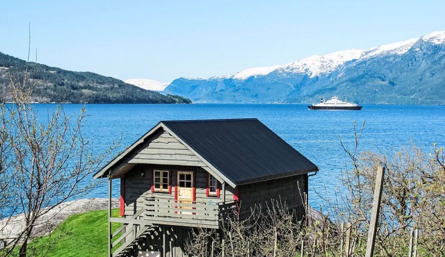 1 Bedroom Private Vacation Home In Tjoflot