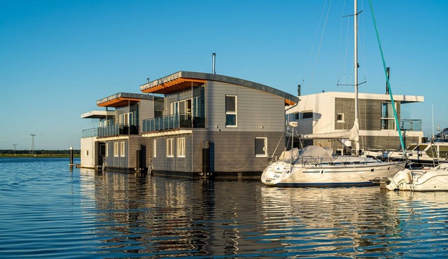 10. floating houses (105 m²) Triton with sauna - Floating House Triton with fireplace