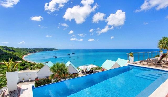 12 BR Neighboring Villas W/Views & Concierge